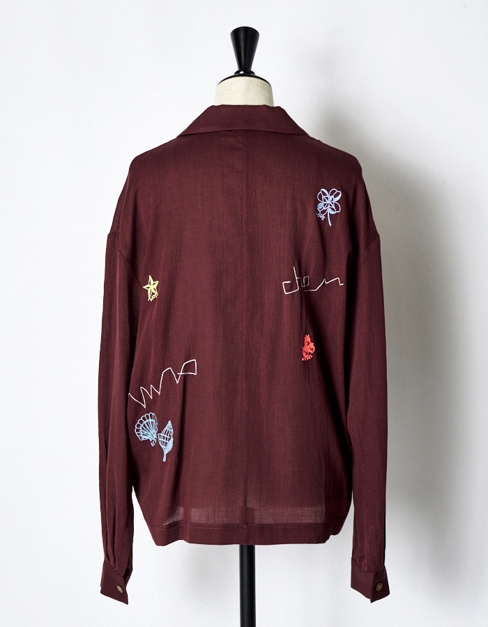 Treasure Embroidery Shirt / bordeaux
