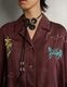 Treasure Embroidery Shirt / bordeaux