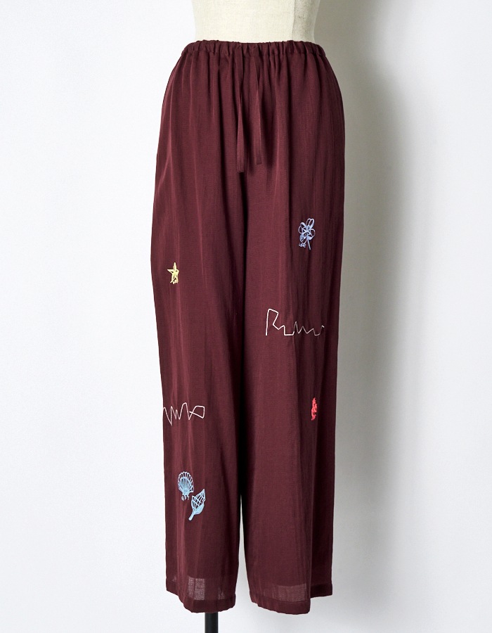 Treasure Embroidery Trousers / bordeaux