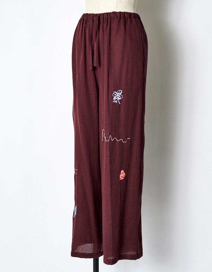 Treasure Embroidery Trousers / bordeaux