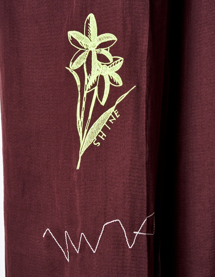 Treasure Embroidery Trousers / bordeaux