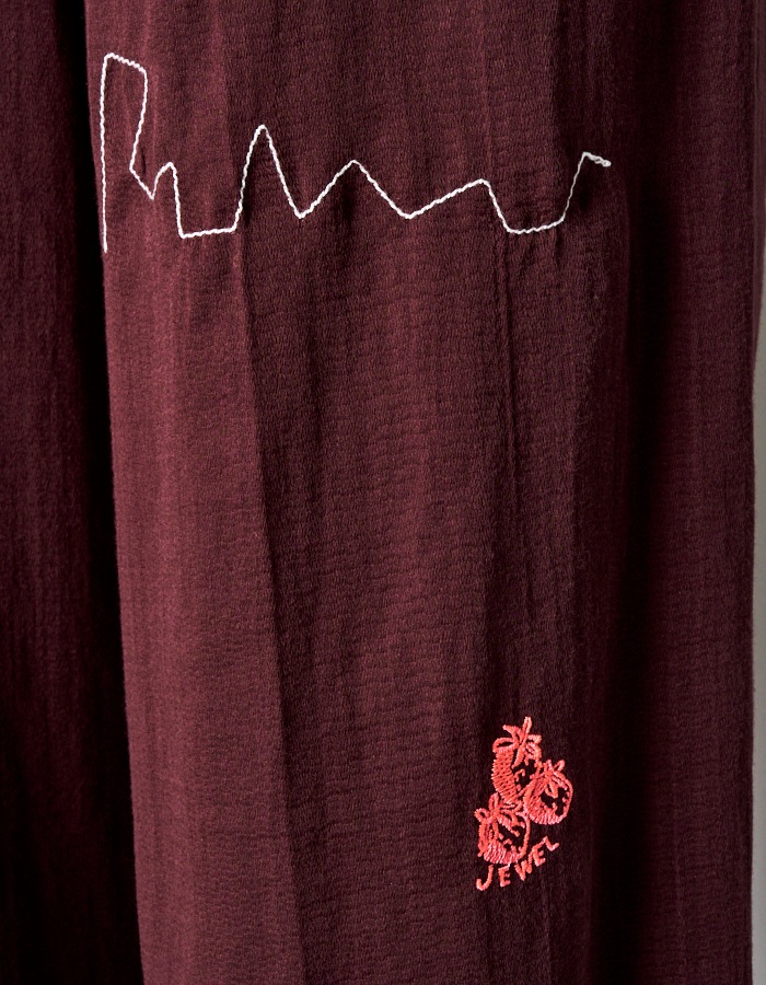 Treasure Embroidery Trousers / bordeaux