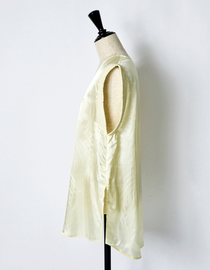 Viscose Sleeveless Tops / off white