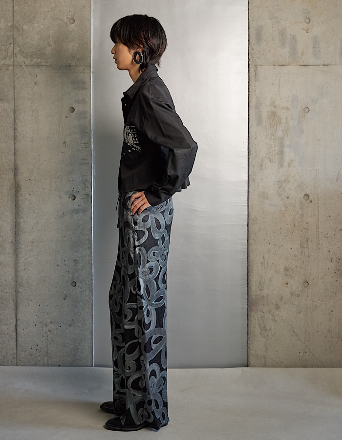 "Chain Flower" Print Trousers / black