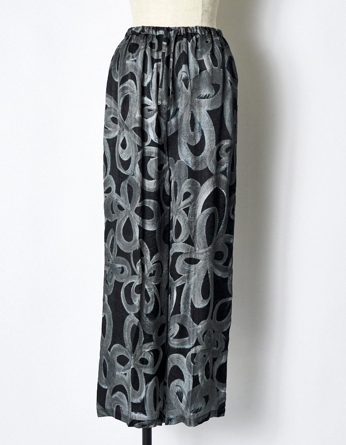 "Chain Flower" Print Trousers / black