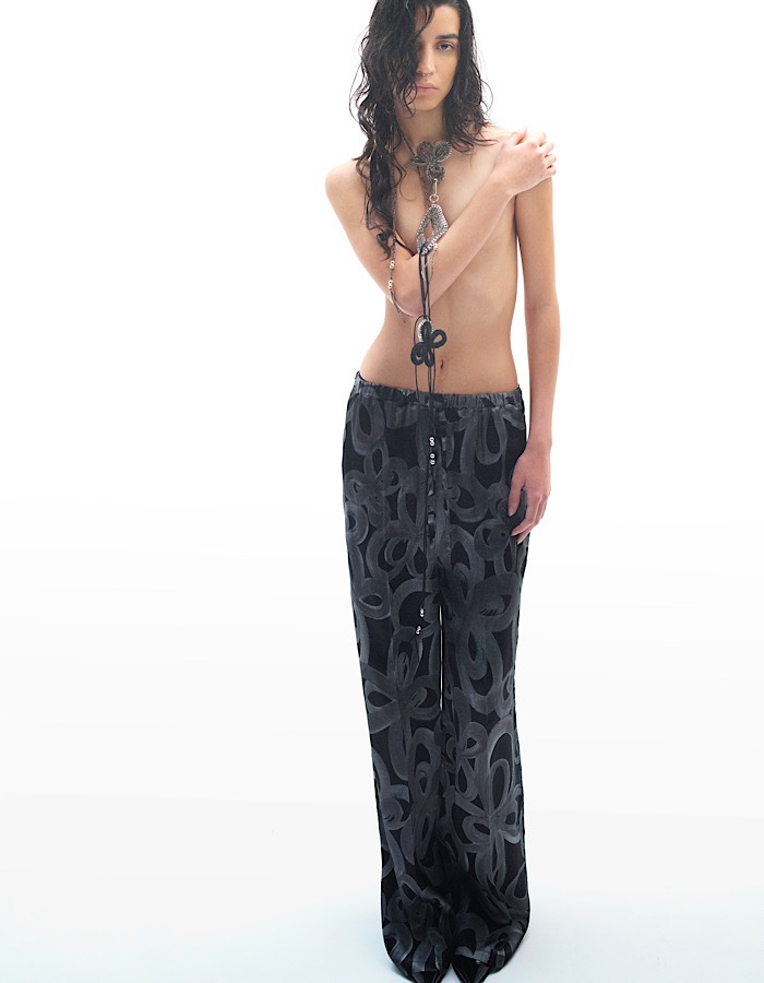 "Chain Flower" Print Trousers / black