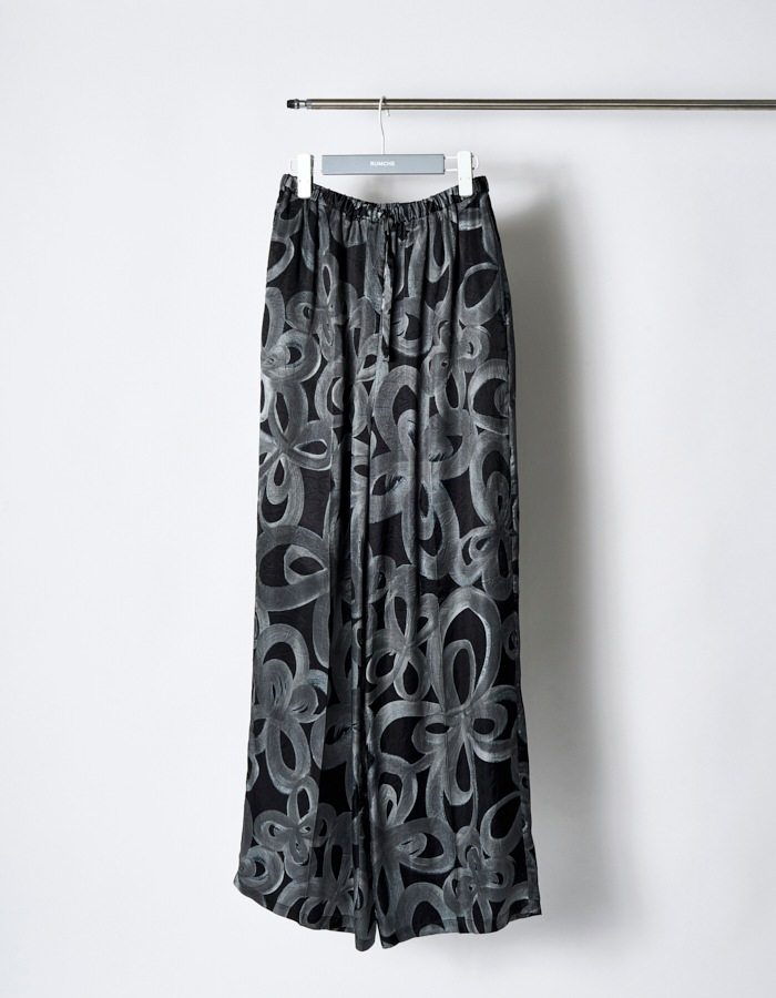 "Chain Flower" Print Trousers / black