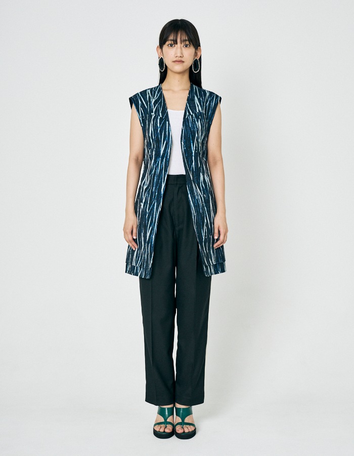 Drop Bond Yarn Pierced Earrings / black