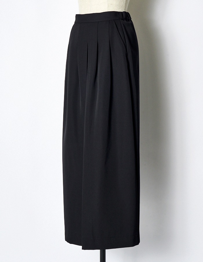 Inverted Pleats Skirt / black