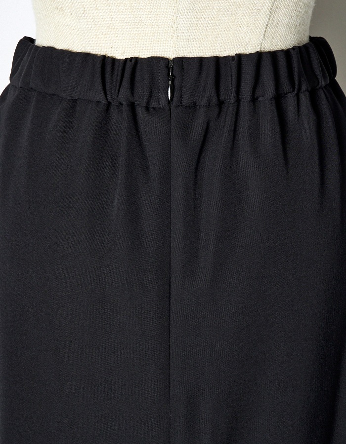 Inverted Pleats Skirt / black