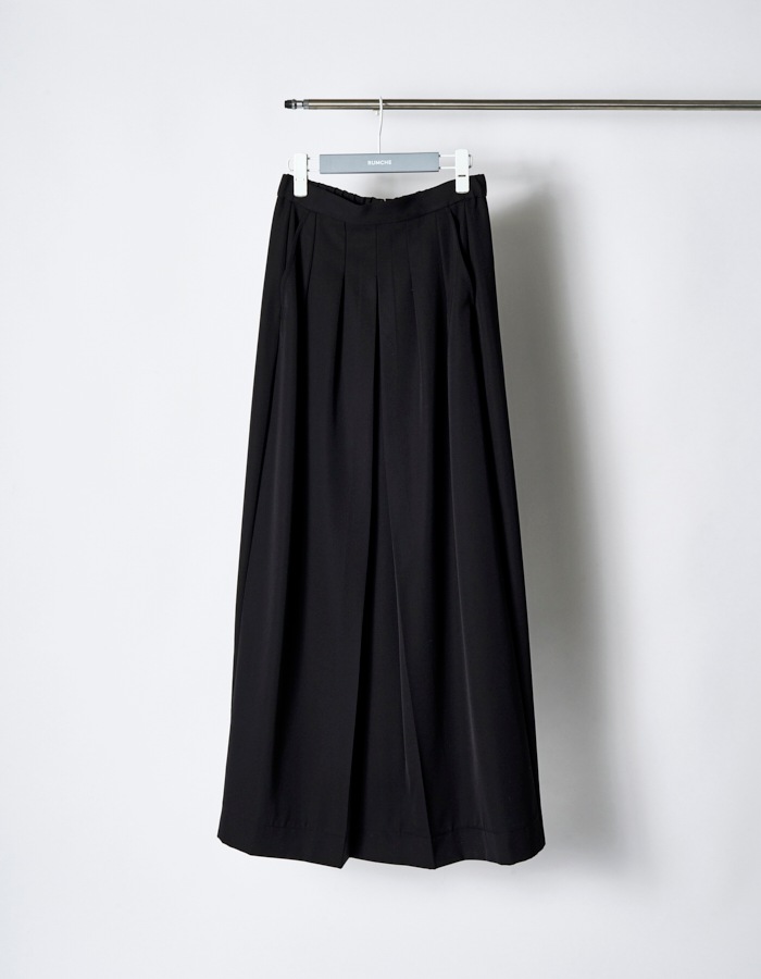 Inverted Pleats Skirt / black