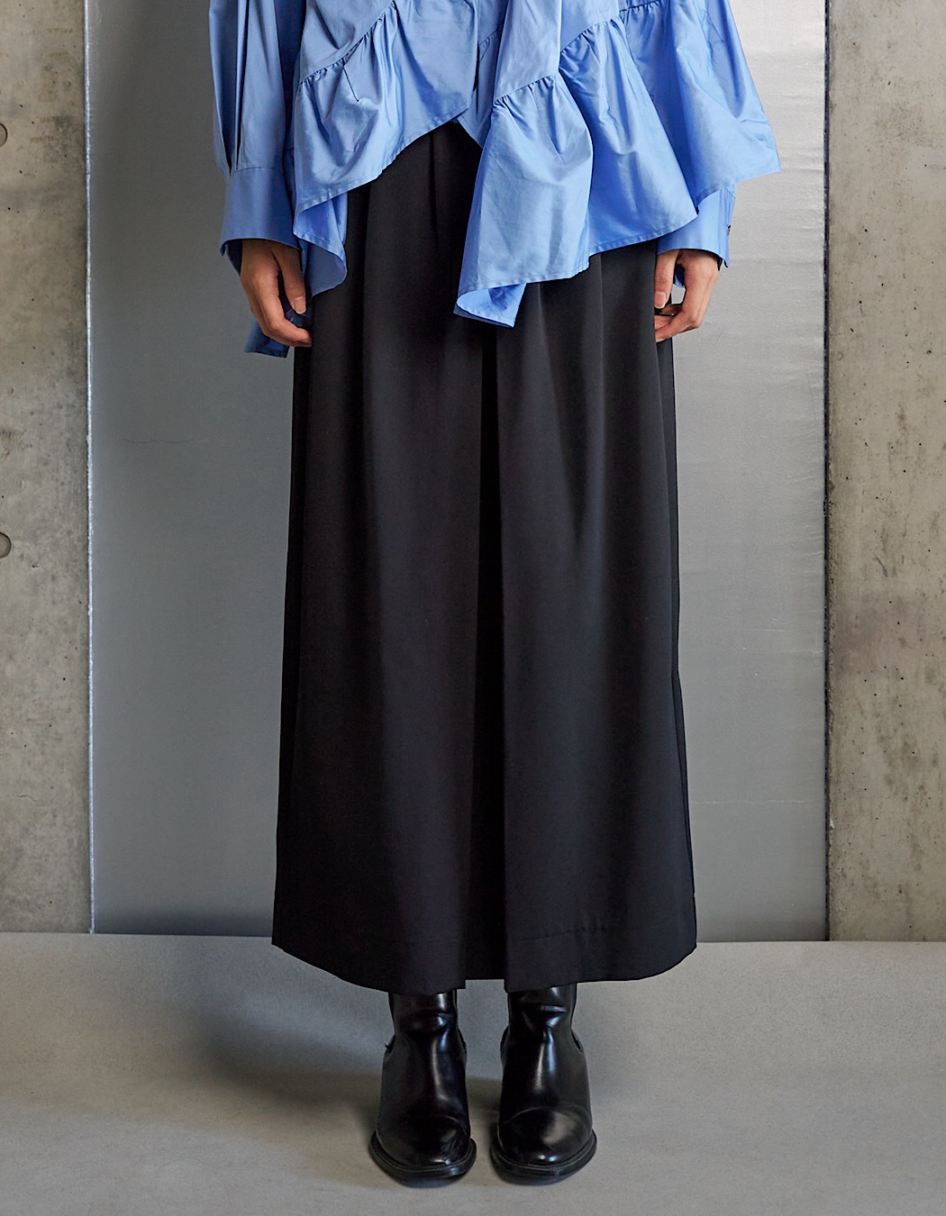 Inverted Pleats Skirt / black