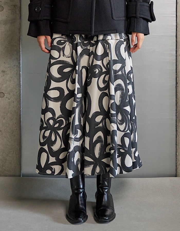 "Chain Flower" Print Skirt / white