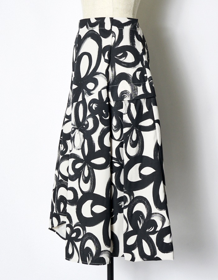 "Chain Flower" Print Skirt / white
