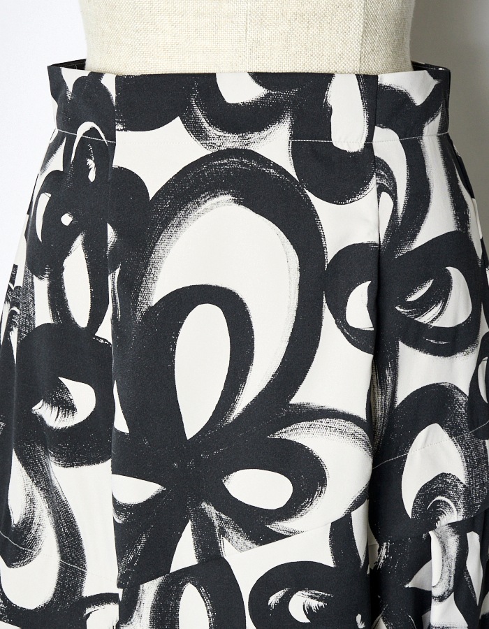 "Chain Flower" Print Skirt / white
