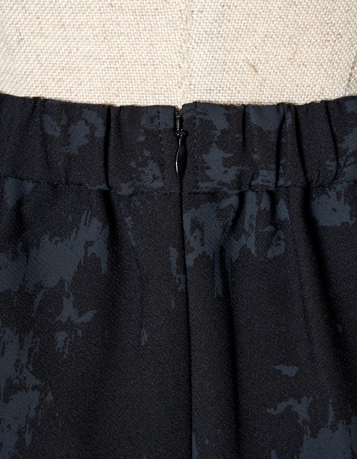 Abstract Paint Skirt / charcoal gray