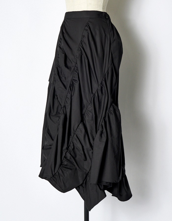 Typewriter Gathered Skirt / black