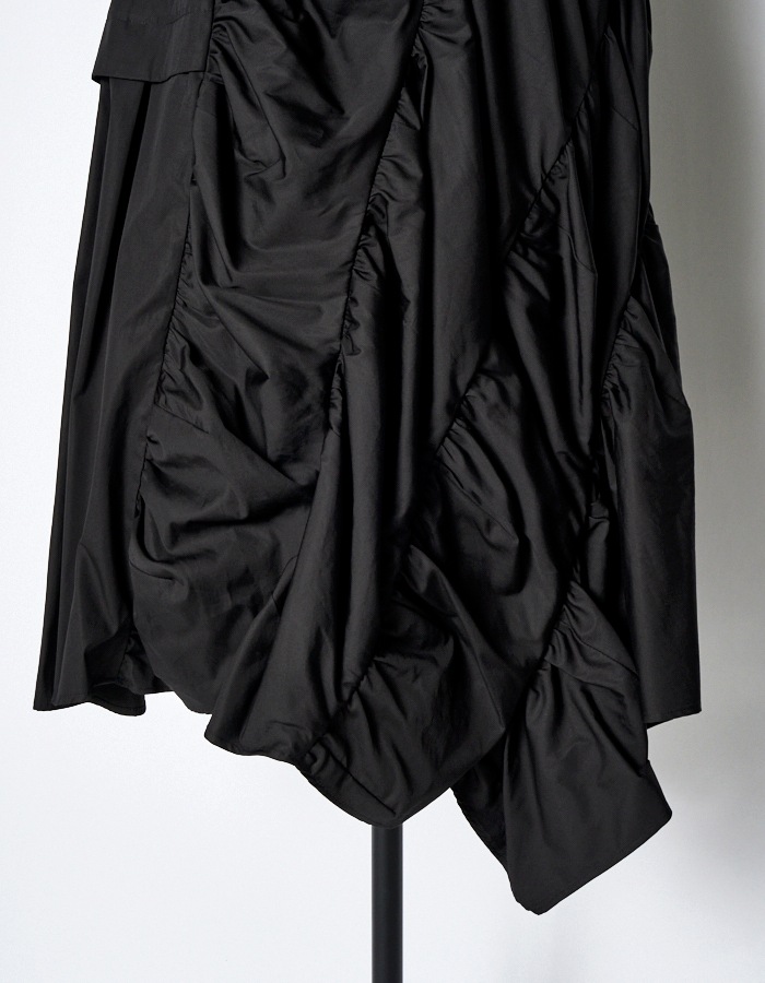 Typewriter Gathered Skirt / black