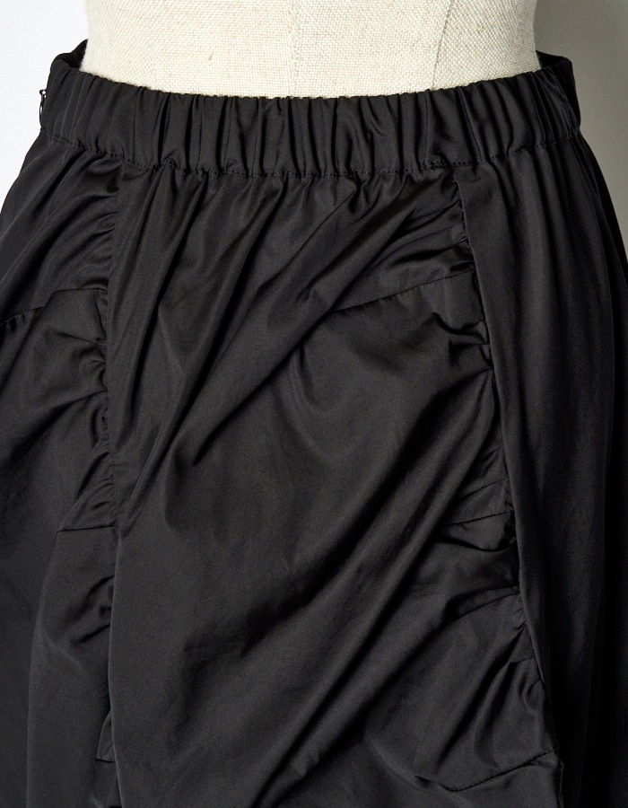 Typewriter Gathered Skirt / black