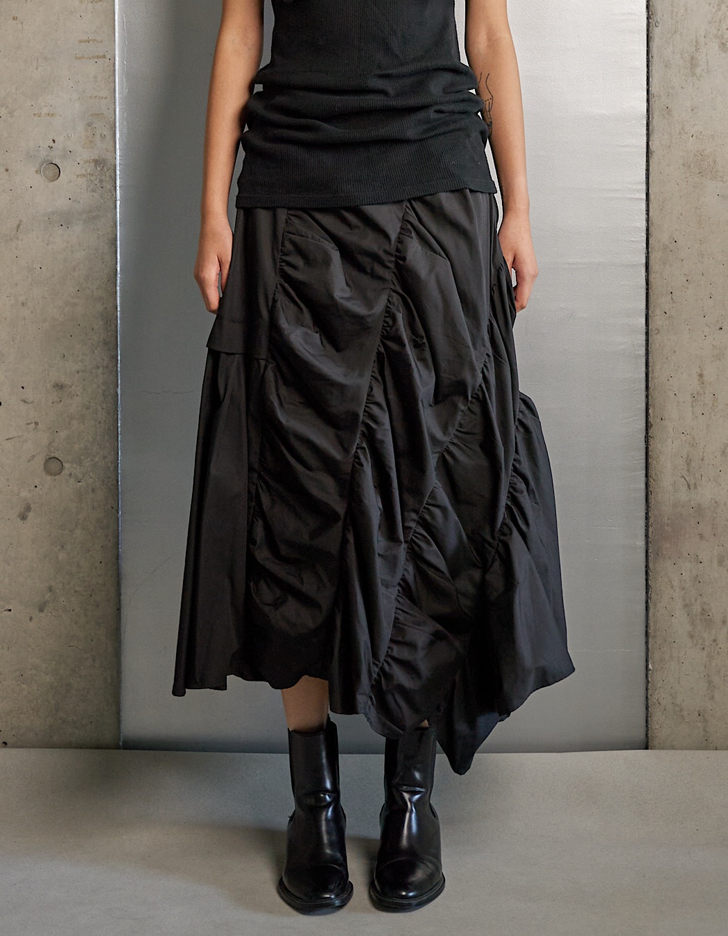 Typewriter Gathered Skirt / black