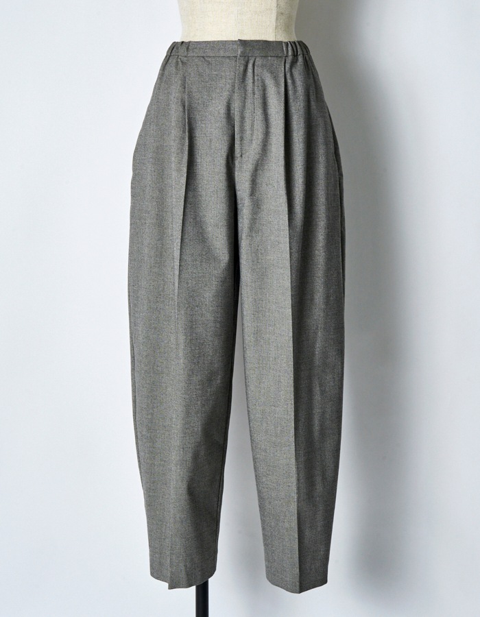 Tuck Wide Trousers / gray