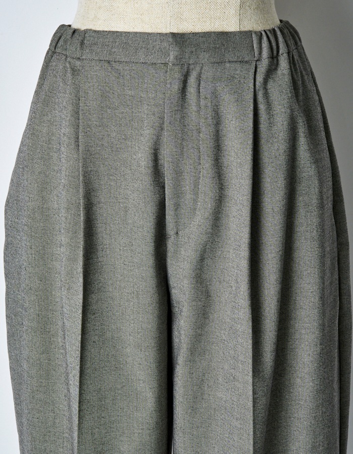 Tuck Wide Trousers / gray
