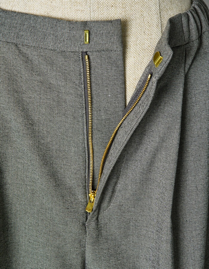 Tuck Wide Trousers / gray
