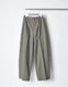 Tuck Wide Trousers / gray