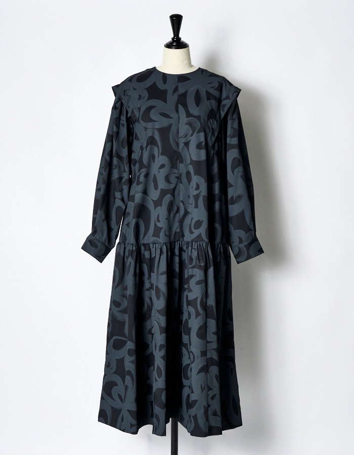"Chain Flower" Print Dress / black
