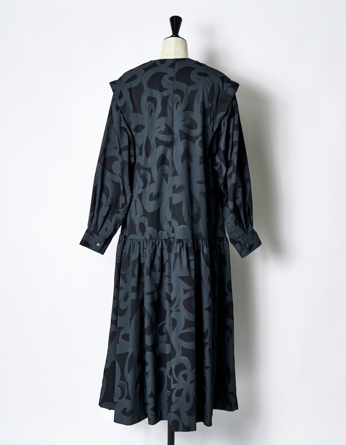 "Chain Flower" Print Dress / black