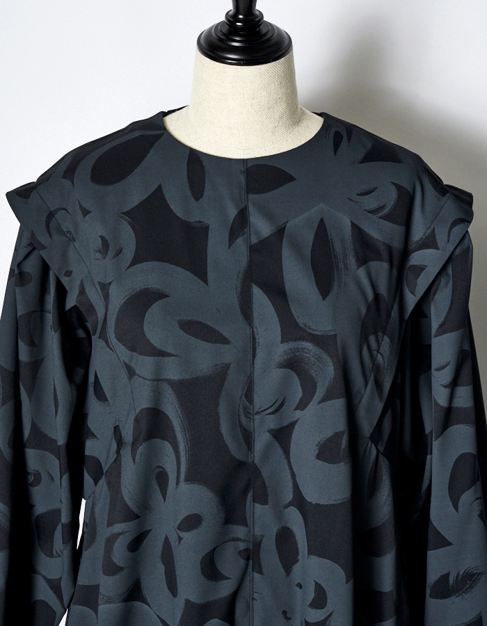 "Chain Flower" Print Dress / black