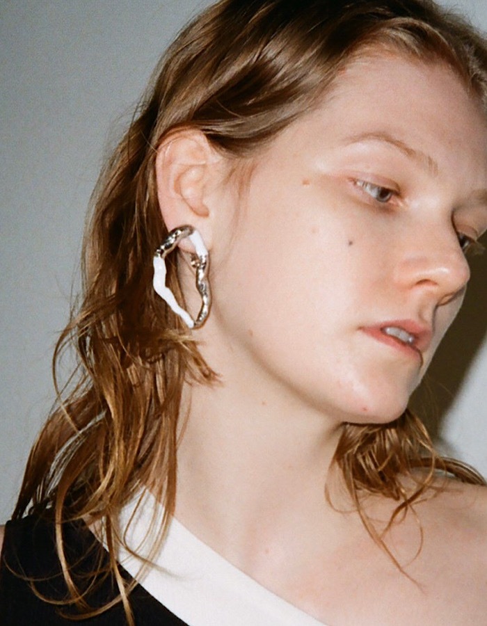 Painted Pierced Earrings / white