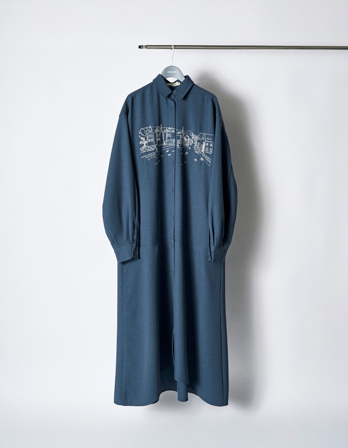 Landscape Embroidery Dress / blue