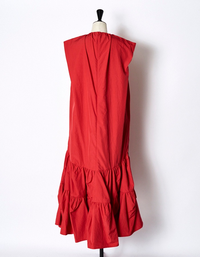 Sleeveless Gathered Dress / red