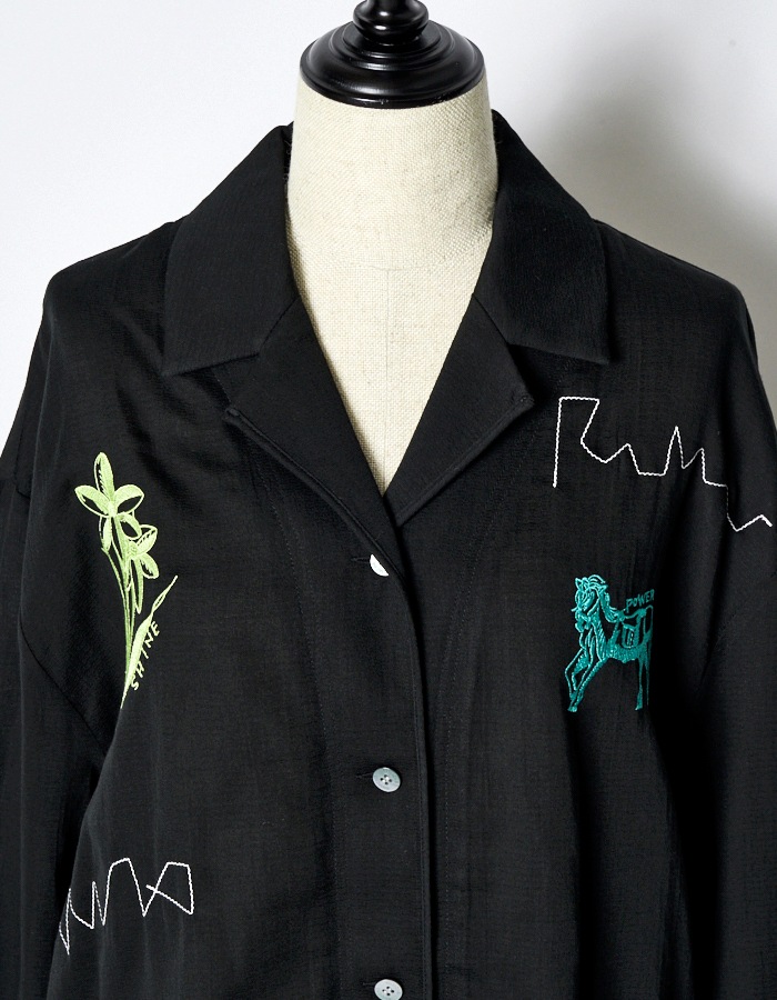 Treasure Embroidery Shirt / black