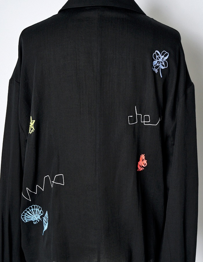 Treasure Embroidery Shirt / black