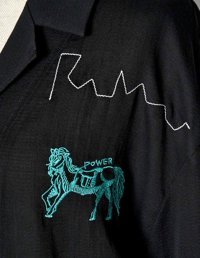 Treasure Embroidery Shirt / black