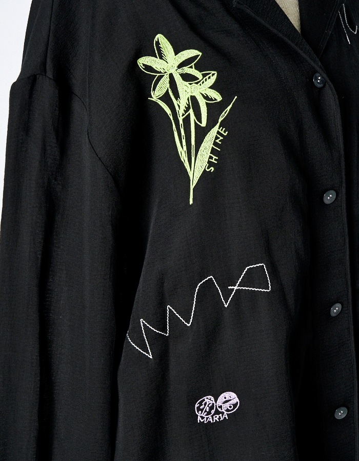 Treasure Embroidery Shirt / black