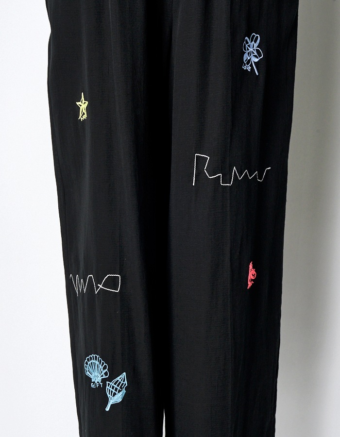 Treasure Embroidery Trousers / black