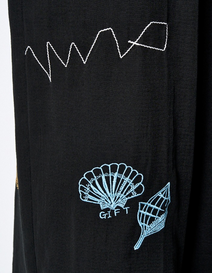 Treasure Embroidery Trousers / black
