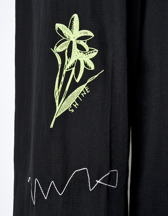 Treasure Embroidery Trousers / black