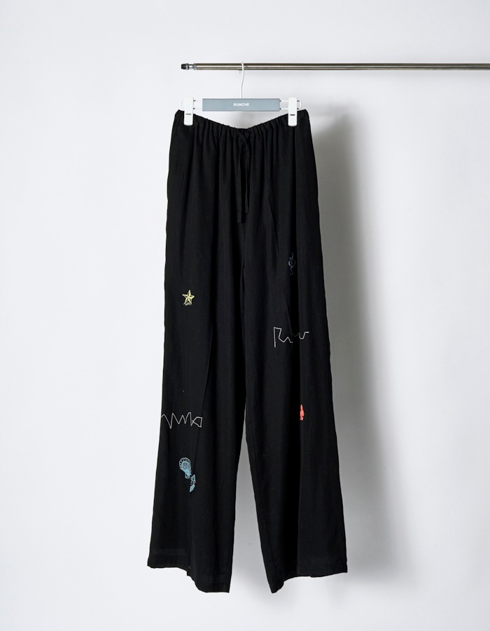 Treasure Embroidery Trousers / black
