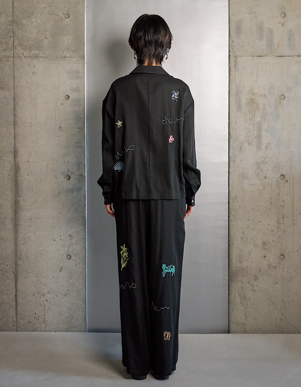 Treasure Embroidery Trousers / black