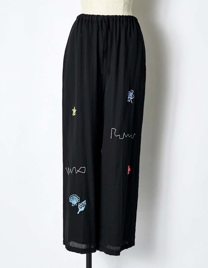 Treasure Embroidery Trousers / black