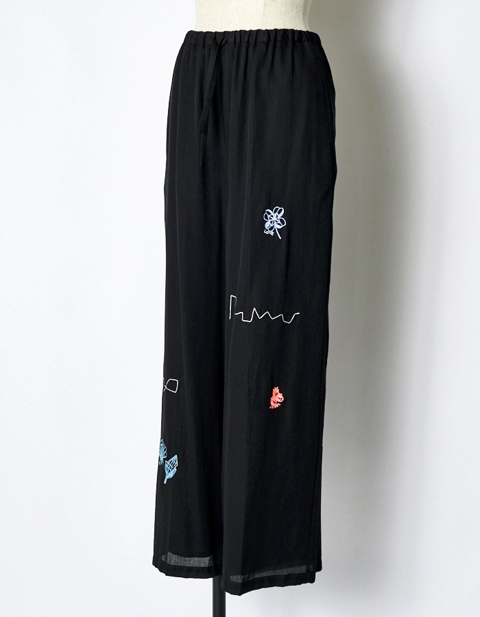 Treasure Embroidery Trousers / black