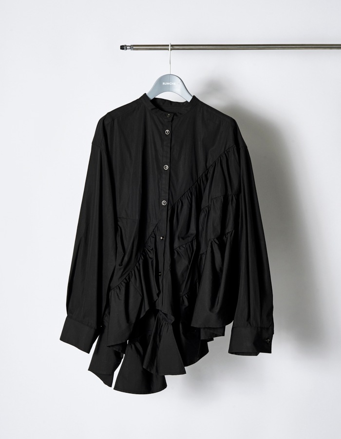Typewriter Gathered Blouse / black