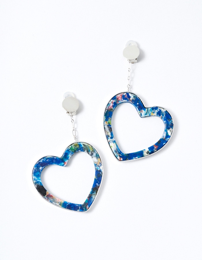 Ocean Plastic Heart Earrings / blue