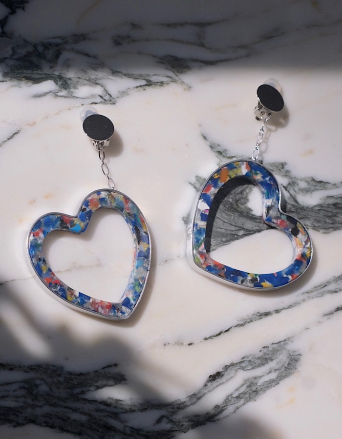 Ocean Plastic Heart Earrings / blue