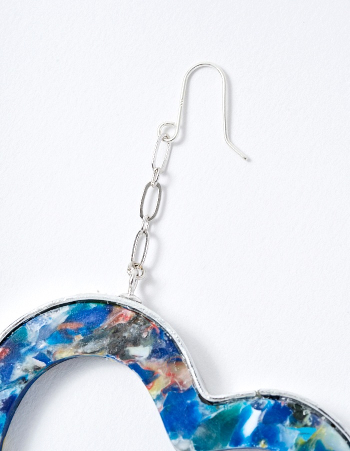 Ocean Plastic Heart Earrings / blue