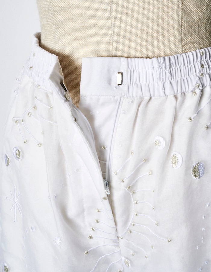 Sheer Embroidery Trousers / white